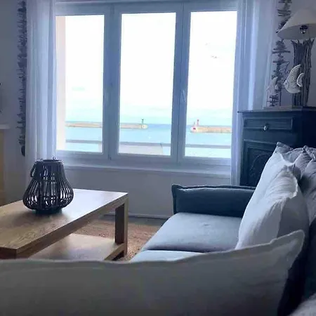Prázdninový dům La Maison De Pierre 2 *