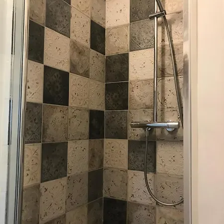 Prázdninový dům La Maison De Pierre 2 *