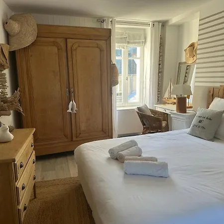 La Maison De Pierre 2 Semesterbostad Port-en-Bessin-Huppain